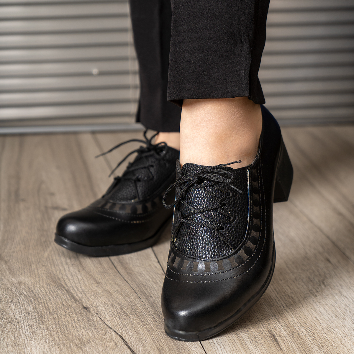 کفش رسمی مشکی بندی زنانه مدل Dorsa