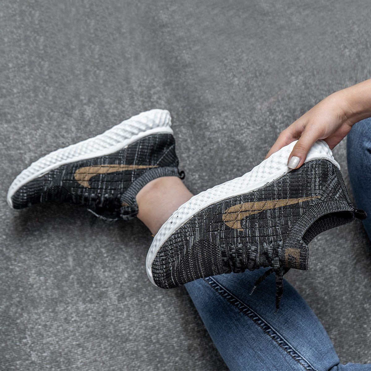 کفش ورزشی Nike زنانه مدل Minor